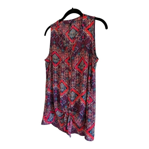 MAURICES, WOMENS AZTEC, MULTICOLOR DESIGN TOP. TIE FRONT WITH LONGER BACK.SIZE M - Picture 5 of 10